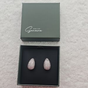 Jewels By Sunaina Narnia Silver Stud Earrings New In Box Teardrop